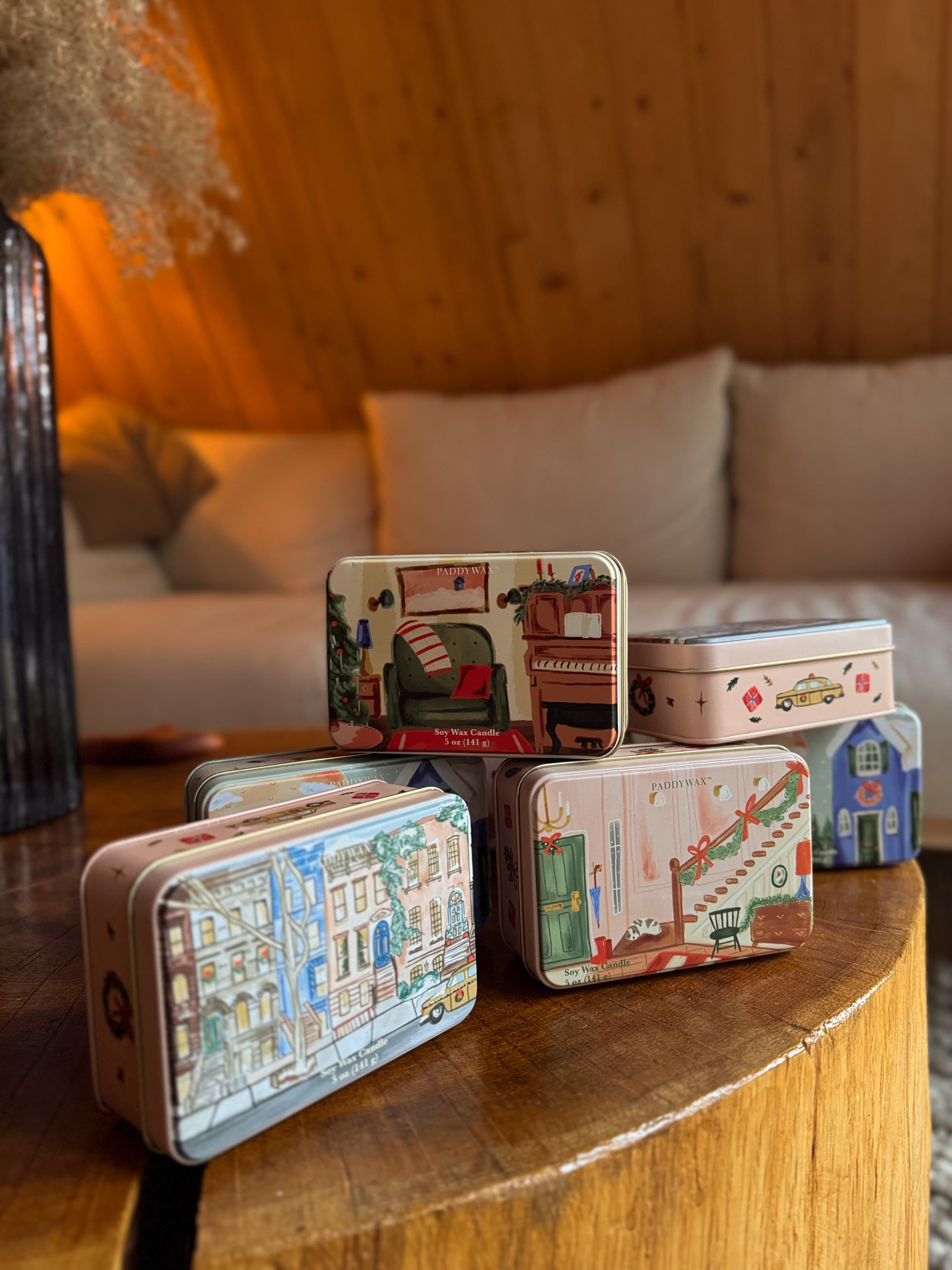 Świeca w puszce Christmas Tin (141g) – inne ujęcie